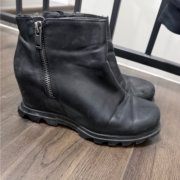Sorel Black Leather Wedge Boots
